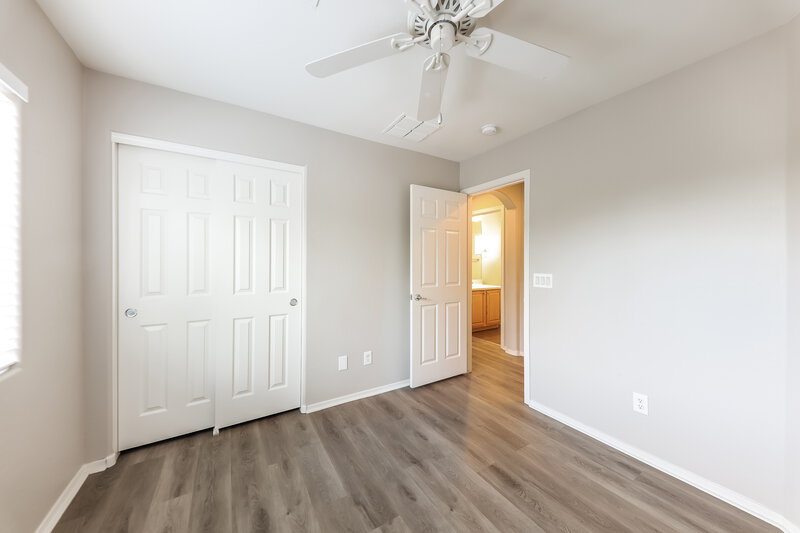 1,725/Mo, 22026 N 103rd Ln Lot 353 Peoria, AZ 85383 Bedroom View 2