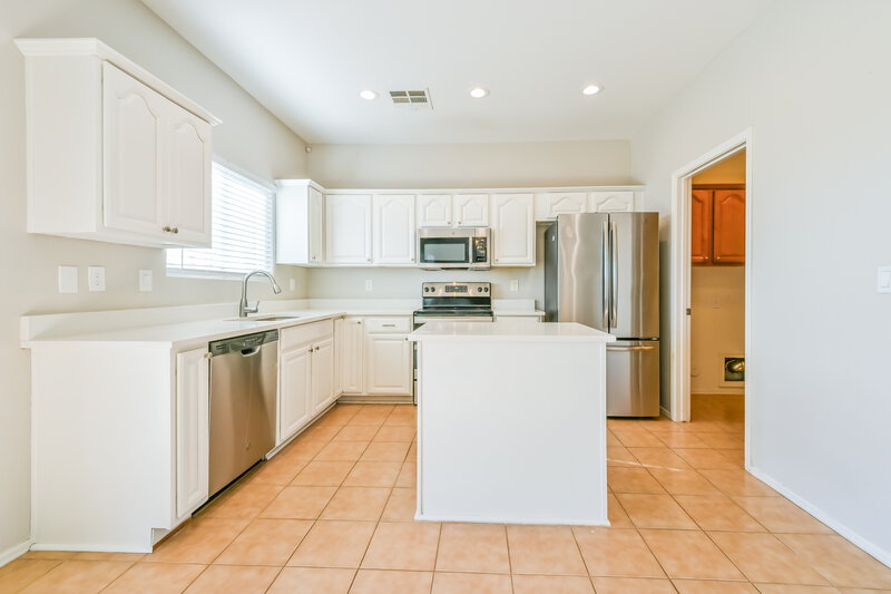 2,020/Mo, 28779 N Spur Dr San Tan Valley, AZ 85143 Kitchen View