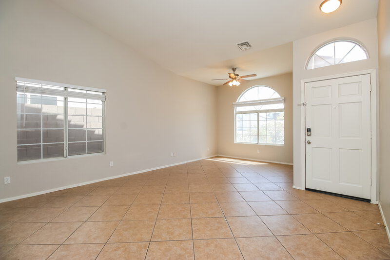 2,745/Mo, 3032 N Silverado Mesa, AZ 85215 Living Room View