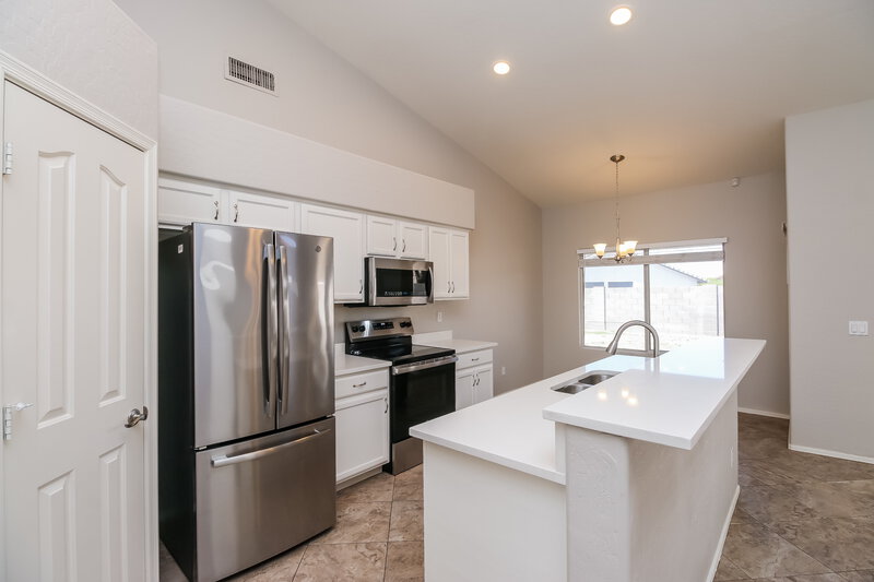 2,745/Mo, 3032 N Silverado Mesa, AZ 85215 Kitchen View