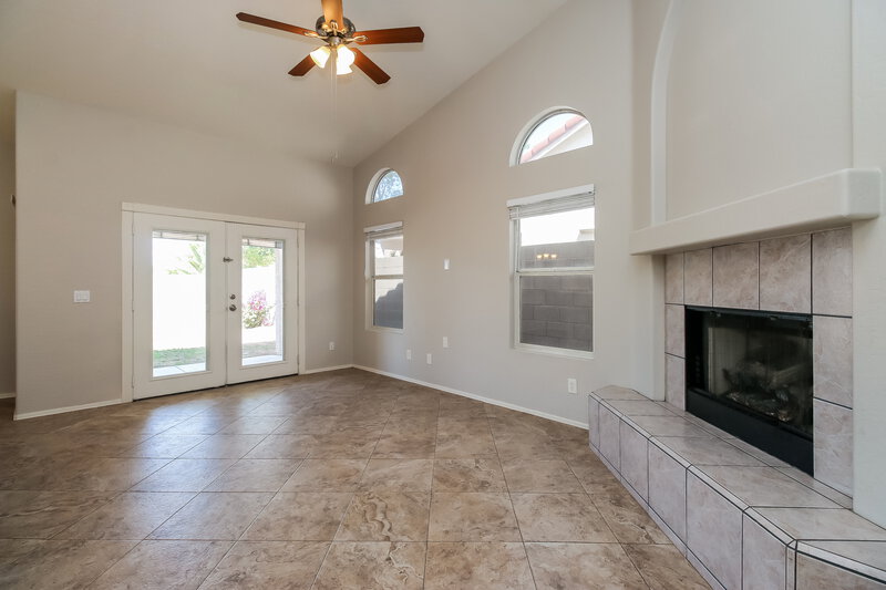 2,745/Mo, 3032 N Silverado Mesa, AZ 85215 Family Room View 2