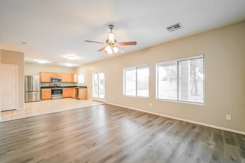 1,785/Mo, 153 E Dry Creek Rd San Tan Valley, AZ 85143 Living Room View