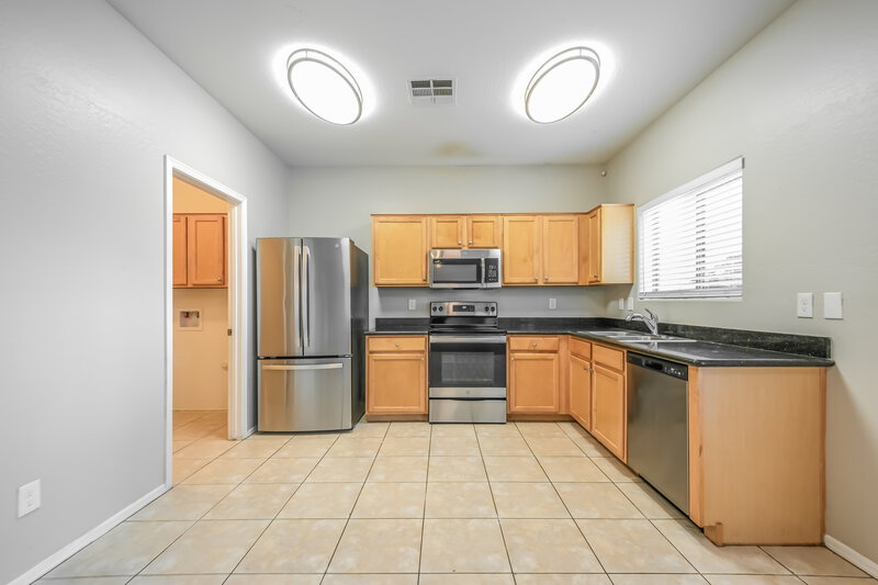 1,785/Mo, 153 E Dry Creek Rd San Tan Valley, AZ 85143 Dining Room View