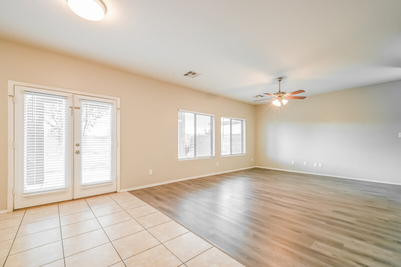 1,785/Mo, 153 E Dry Creek Rd San Tan Valley, AZ 85143 Dining Room View 2