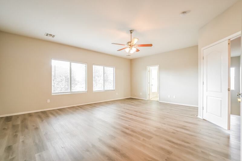 1,785/Mo, 153 E Dry Creek Rd San Tan Valley, AZ 85143 Main Bedroom View