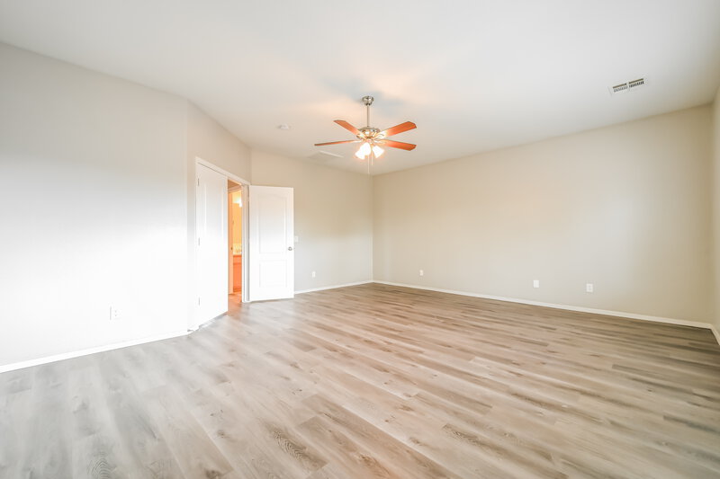 1,785/Mo, 153 E Dry Creek Rd San Tan Valley, AZ 85143 Main Bedroom View 2
