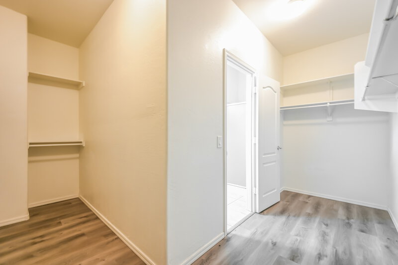1,785/Mo, 153 E Dry Creek Rd San Tan Valley, AZ 85143 Walk In Closet View