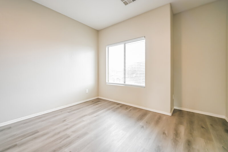 1,785/Mo, 153 E Dry Creek Rd San Tan Valley, AZ 85143 Bedroom View