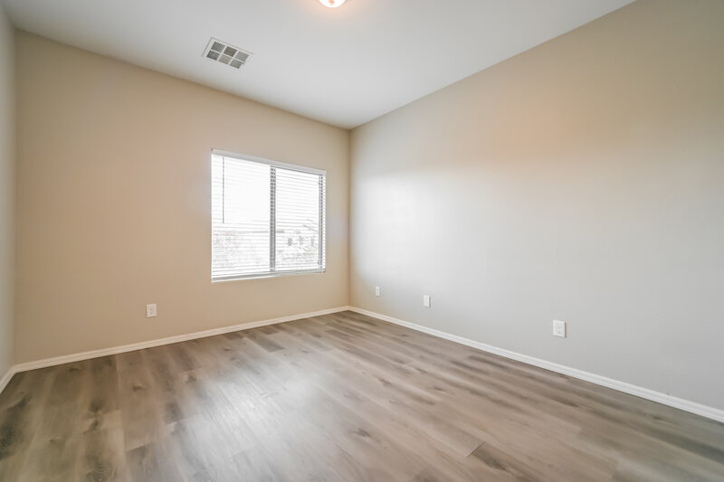 1,785/Mo, 153 E Dry Creek Rd San Tan Valley, AZ 85143 Bedroom View 2