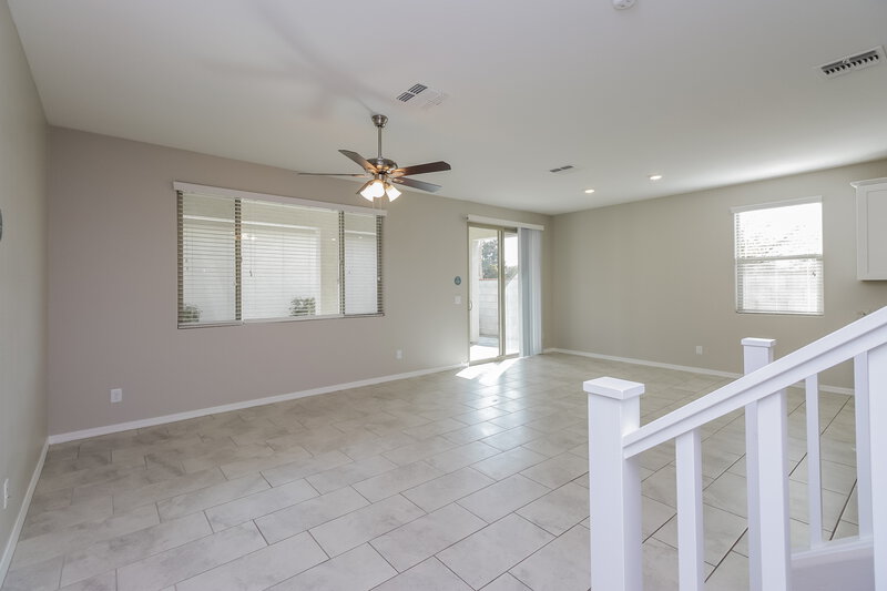 2,655/Mo, 1563 S Loren Ln Gilbert, AZ 85296 Living Room View 3