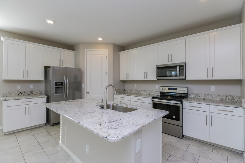 2,655/Mo, 1563 S Loren Ln Gilbert, AZ 85296 Kitchen View 2