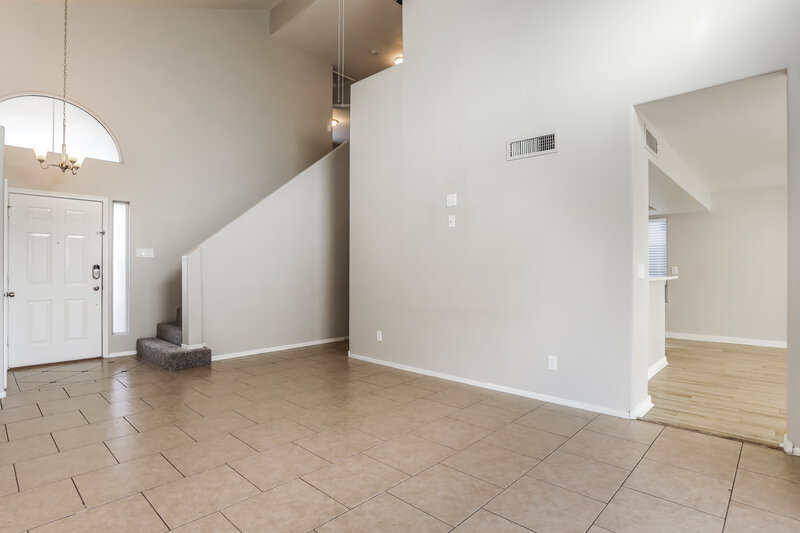 2,135/Mo, 1343 E Helena Dr Phoenix, AZ 85022 Living Room View 2
