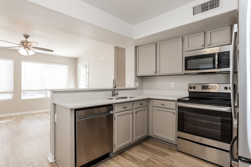 2,135/Mo, 1343 E Helena Dr Phoenix, AZ 85022 Kitchen View 2