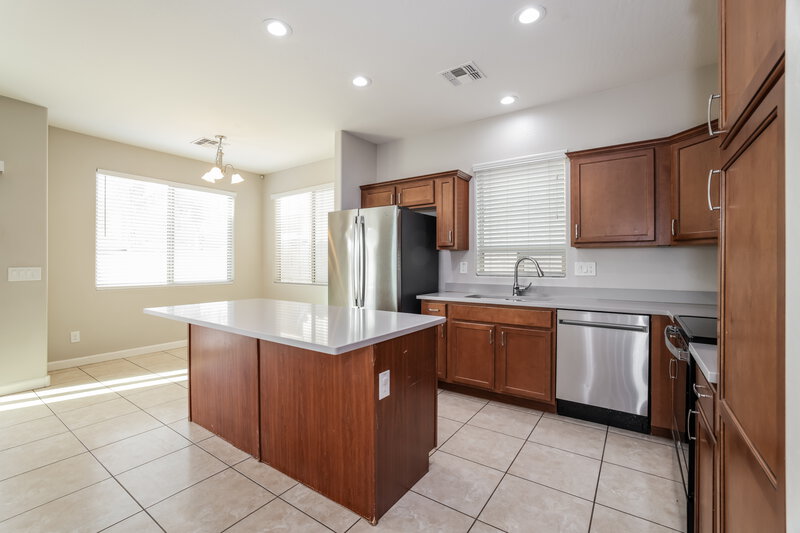 1,930/Mo, 5019 E Iolite St San Tan Valley, AZ 85143 Kitchen View