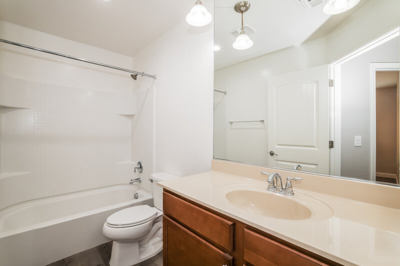 1,930/Mo, 5019 E Iolite St San Tan Valley, AZ 85143 Bathroom View