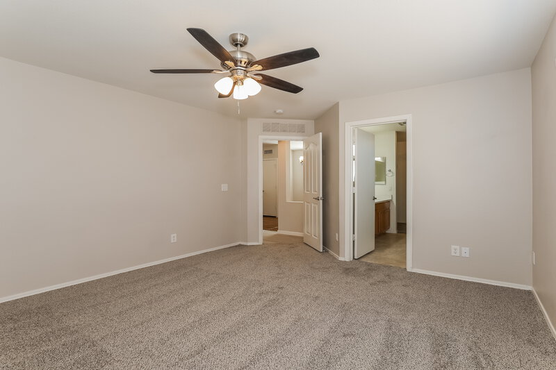 1,825/Mo, 14338 N 129th Ave El Mirage, AZ 85335 Main Bedroom View