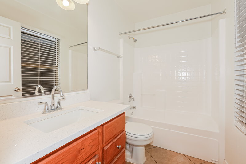 1,950/Mo, 6145 S Wilson Dr Chandler, AZ 85249 Main Bathroom View