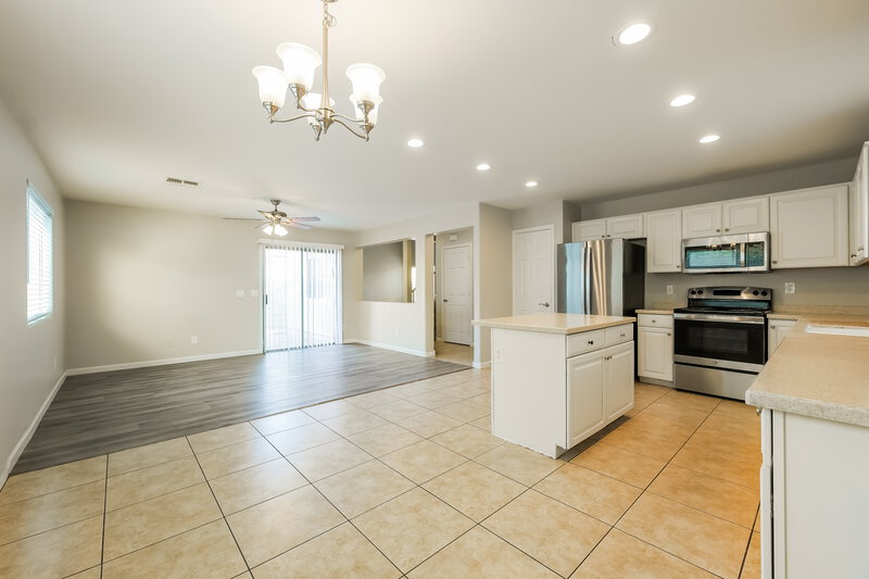 2,495/Mo, 3733 W Dunbar Dr Phoenix, AZ 85041 Dining Room View