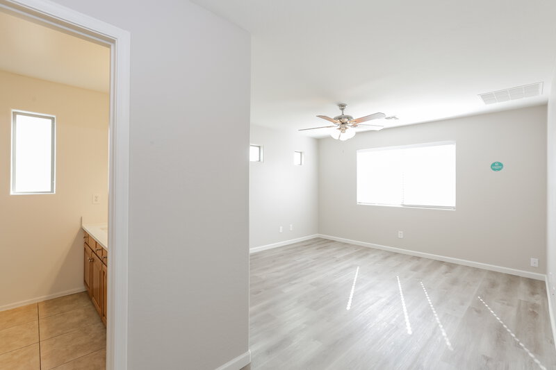 2,385/Mo, 3733 W Dunbar Dr Phoenix, AZ 85041 Main Bedroom View