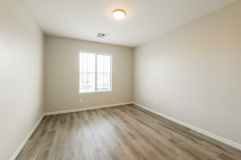 2,495/Mo, 3733 W Dunbar Dr Phoenix, AZ 85041 Bedroom View 3