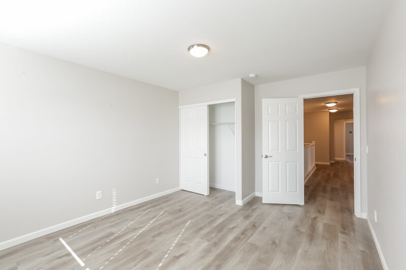 2,385/Mo, 3733 W Dunbar Dr Phoenix, AZ 85041 Bedroom View 4