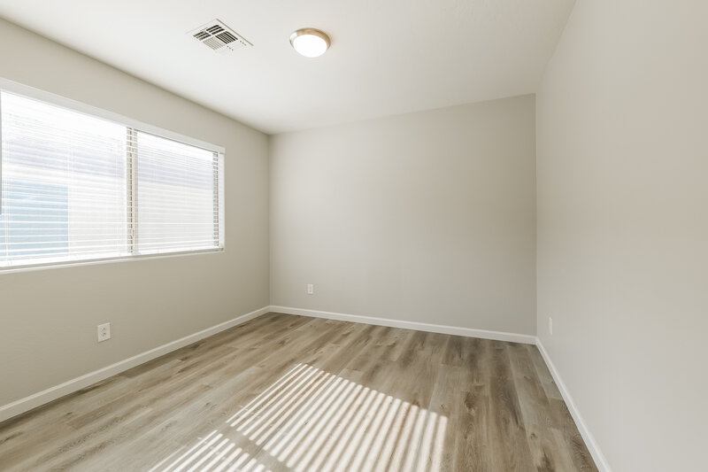 2,495/Mo, 3733 W Dunbar Dr Phoenix, AZ 85041 Bedroom View 4