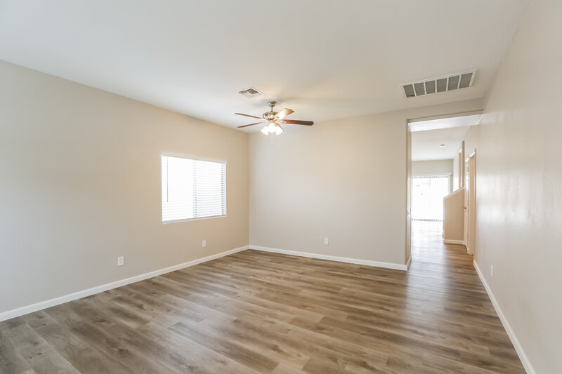 2,385/Mo, 5438 W Maldonado Rd Phoenix, AZ 85339 Living Room View 2