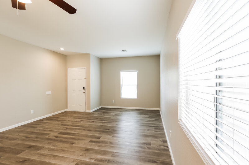2,385/Mo, 5438 W Maldonado Rd Phoenix, AZ 85339 Living Room View 3