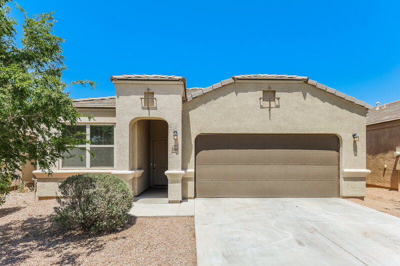 2,110/Mo, 2444 W Tamarisk Ave Phoenix, AZ 85041 External View