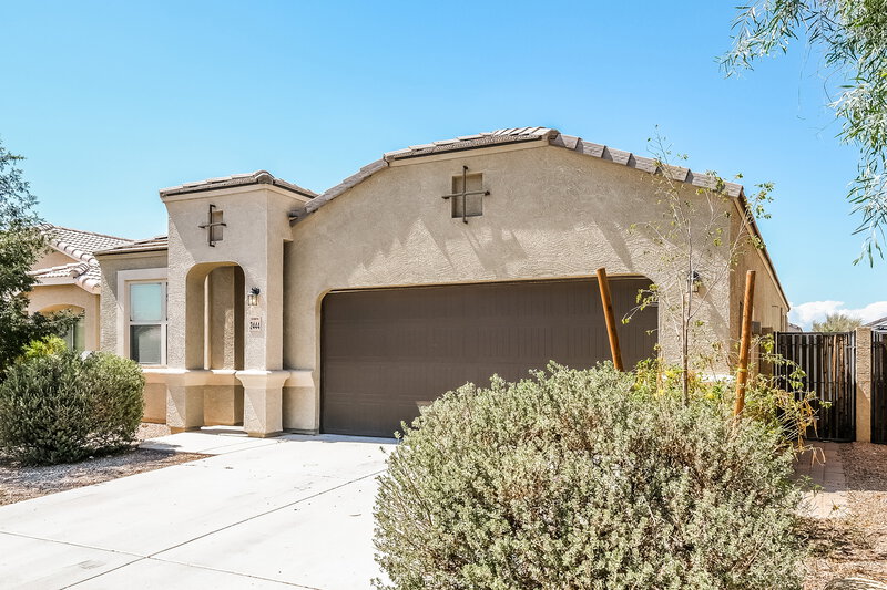 2,130/Mo, 2444 W Tamarisk Ave Phoenix, AZ 85041 Front View