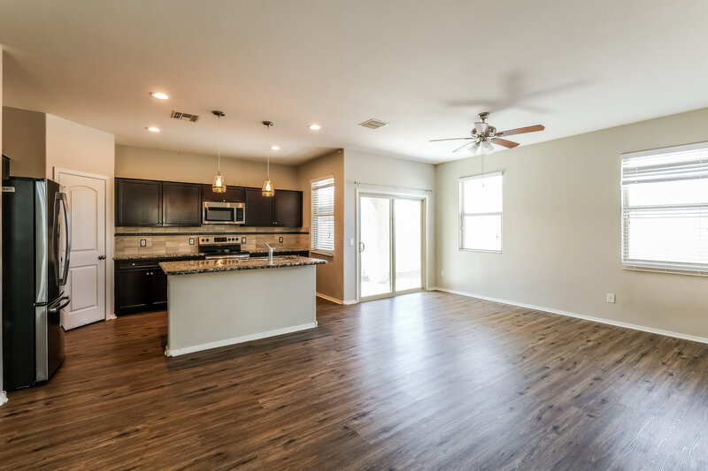 2,130/Mo, 2444 W Tamarisk Ave Phoenix, AZ 85041 Living Room View