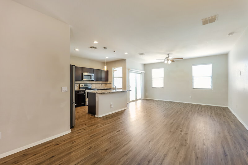 2,110/Mo, 2444 W Tamarisk Ave Phoenix, AZ 85041 Living Room View 3