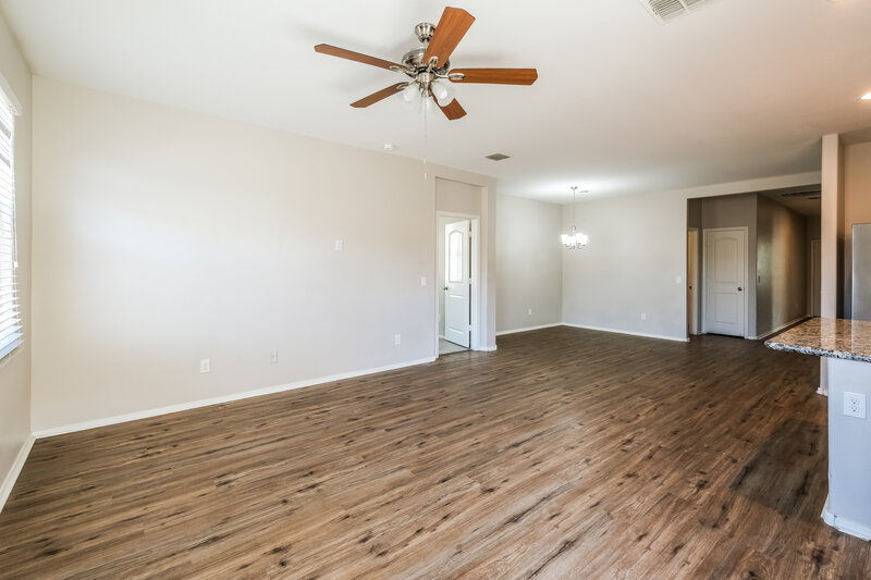 2,130/Mo, 2444 W Tamarisk Ave Phoenix, AZ 85041 Living Room View 3