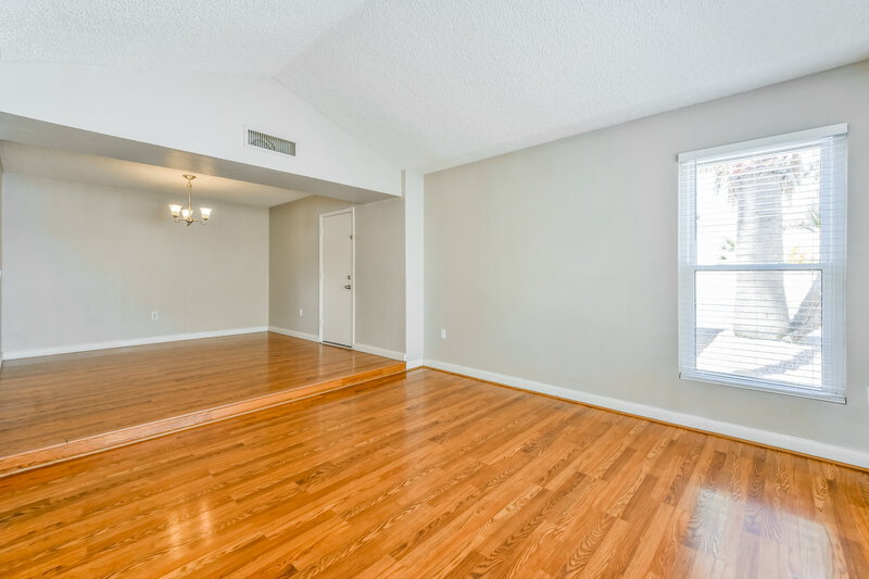 2,170/Mo, 521 N Red Rock St Gilbert, AZ 85234 Living Room View