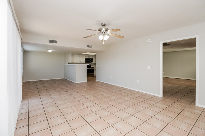 2,620/Mo, 521 N Red Rock St Gilbert, AZ 85234 Living Room View 2