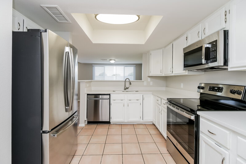 2,620/Mo, 521 N Red Rock St Gilbert, AZ 85234 Kitchen View