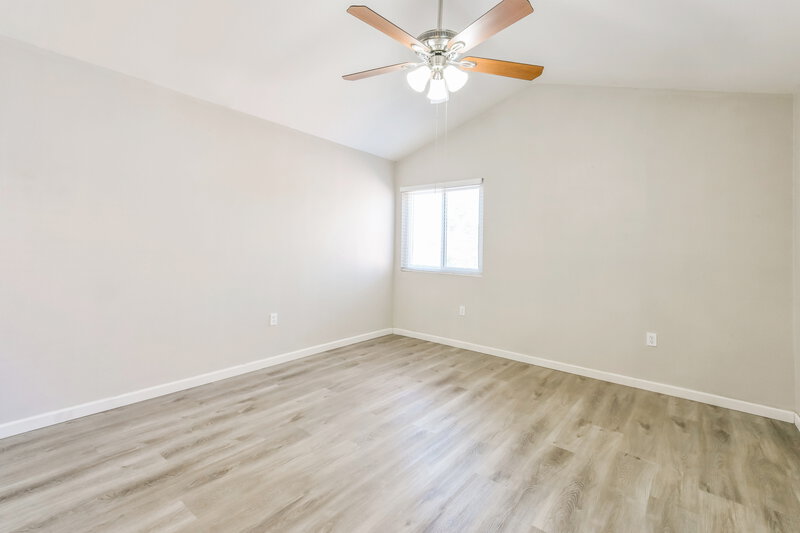2,170/Mo, 521 N Red Rock St Gilbert, AZ 85234 Main Bedroom View
