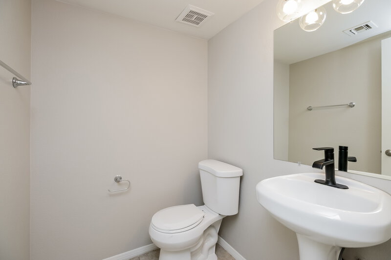 2,620/Mo, 521 N Red Rock St Gilbert, AZ 85234 Bathroom View