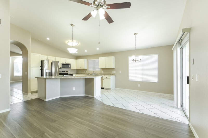 2,165/Mo, 7756 W Julie Dr Glendale, AZ 85308 Living Room View 3