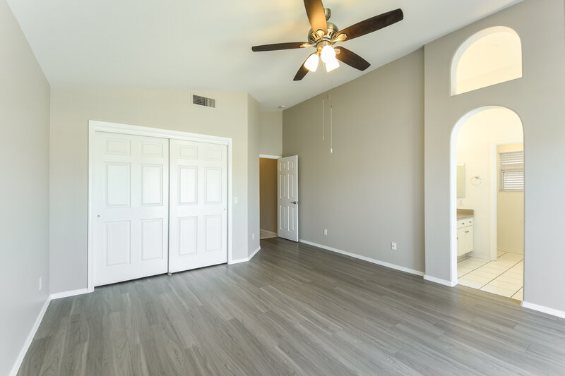 2,165/Mo, 7756 W Julie Dr Glendale, AZ 85308 Main Bedroom View