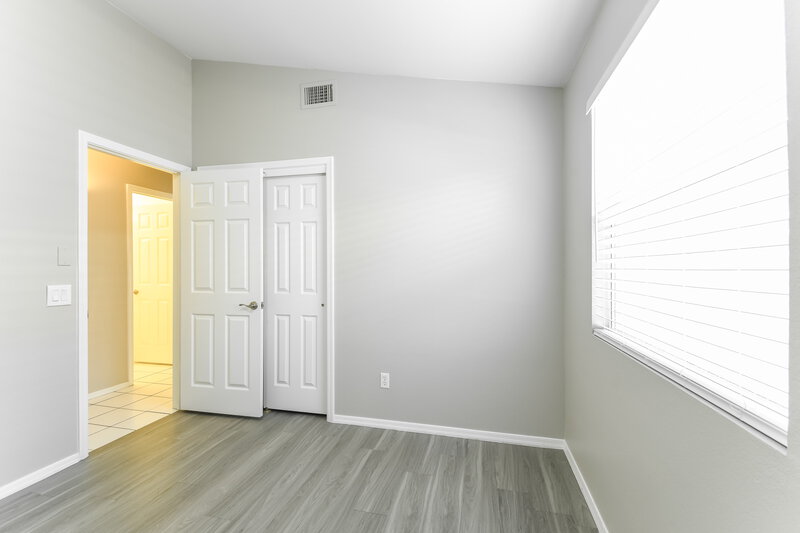 2,165/Mo, 7756 W Julie Dr Glendale, AZ 85308 Bedroom View 2