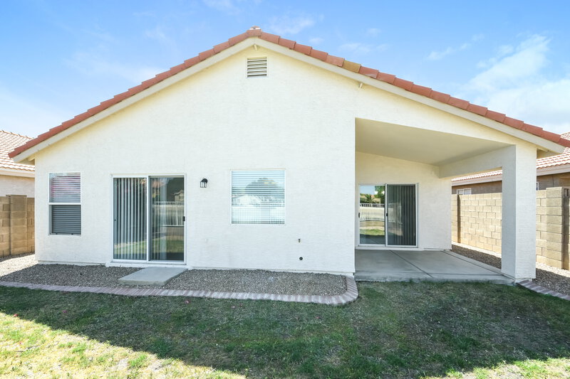 2,165/Mo, 7756 W Julie Dr Glendale, AZ 85308 Rear View