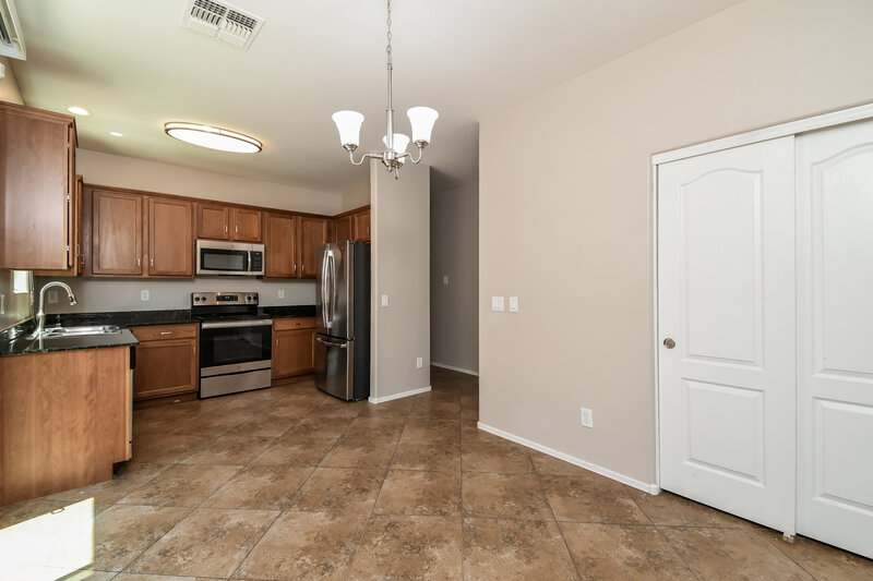 2,110/Mo, 4145 E Carla Vista Dr Gilbert, AZ 85295 Dining Room View 2