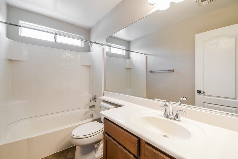 2,110/Mo, 4145 E Carla Vista Dr Gilbert, AZ 85295 Bathroom View 2