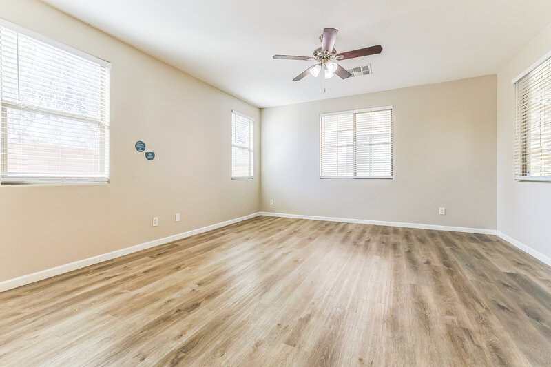 2,015/Mo, 3809 E Santa Fe Ln Gilbert, AZ 85297 Living Room View