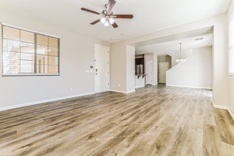 2,015/Mo, 3809 E Santa Fe Ln Gilbert, AZ 85297 Living Room View 2