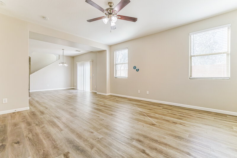 2,015/Mo, 3809 E Santa Fe Ln Gilbert, AZ 85297 Living Room View 3