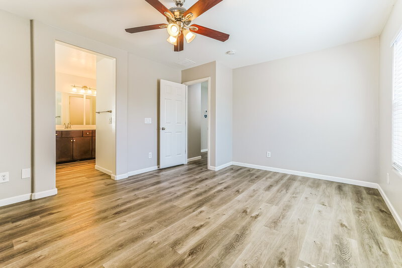 2,015/Mo, 3809 E Santa Fe Ln Gilbert, AZ 85297 Main Bedroom View 2