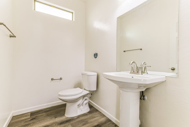 2,015/Mo, 3809 E Santa Fe Ln Gilbert, AZ 85297 Bathroom View 2