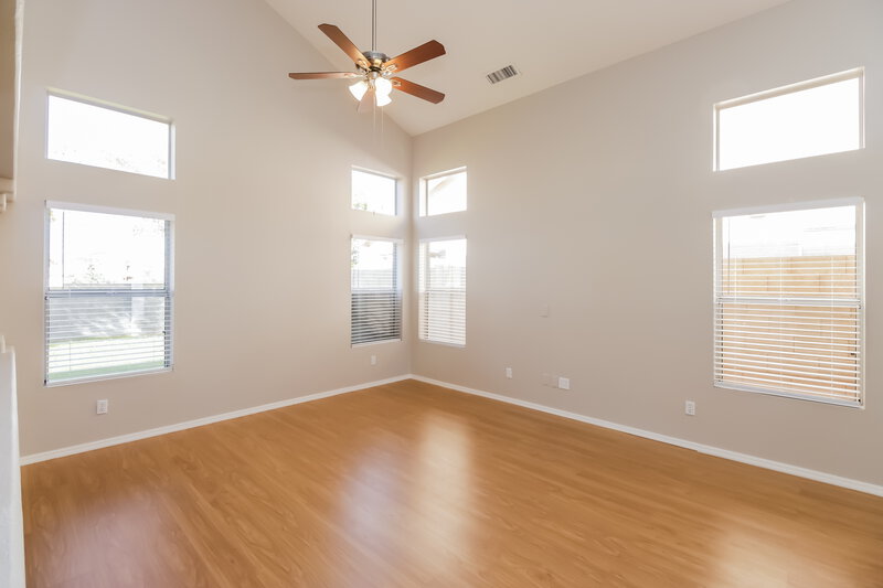 2,540/Mo, 1366 E Vaughn Ave Gilbert, AZ 85234 Living Room View 3